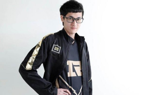 Karsa荣耀谢幕，电竞传奇打野舞动新篇章