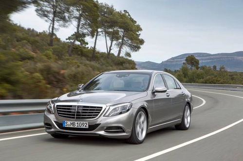 奔驰S级全新V8引擎,半数部件革新,重塑豪华标杆 奔驰S级全新V8引擎,半数部件革新,重塑豪华标杆