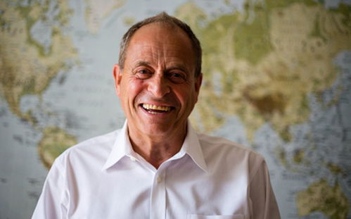 小岛秀夫出席尤里演员葬礼:缅怀与传承的致敬之旅 小岛秀夫出席尤里演员葬礼:缅怀与传承的致敬之旅