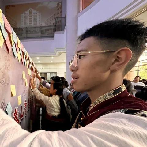 《鸣潮》3.0返校日：揭秘新篇章，潮起未来征途