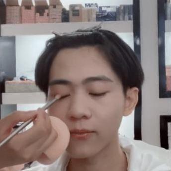 电竞追梦少年:12岁辍学,日练10小时铸就电竞新星 电竞追梦少年:12岁辍学,日练10小时铸就电竞新星