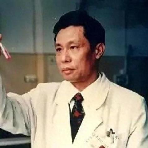 英勇小伙力挽狂澜,断肋救援家属感恩:奇迹重生,力挽狂澜显仁心 英勇小伙力挽狂澜,断肋救援家属感恩:奇迹重生,力挽狂澜显仁心