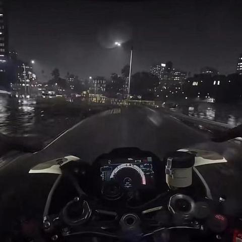 王炸空降!PS新发布会曝《GTA6》亮相,颠覆期待值 王炸空降!PS新发布会曝《GTA6》亮相,颠覆期待值